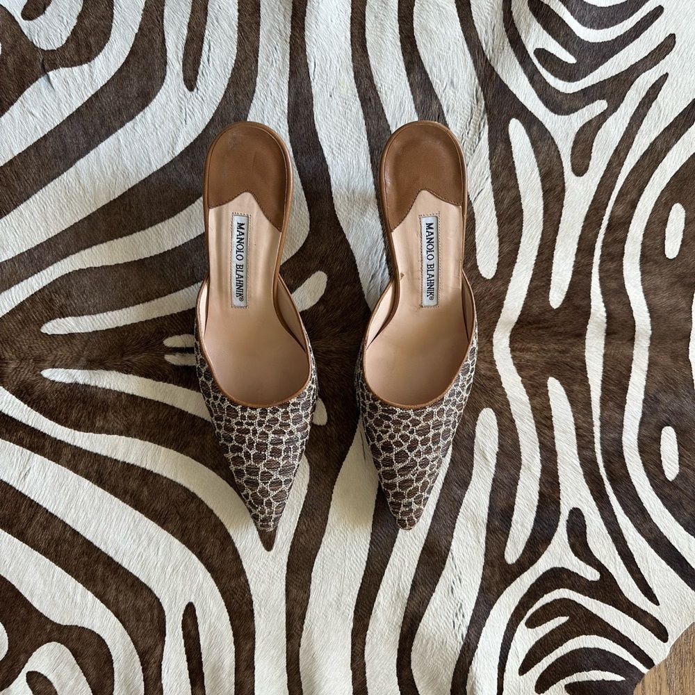 Vintage Manolo Blhanik heels - Picture 5 of 8